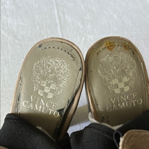 Vince Camuto Tan Heels with Chunky Heel and Peep-Toe Design - Picture 5 of 7